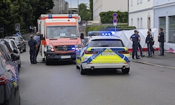 Die Polizei hat den Unfallort abgeschirmt.