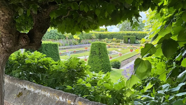 Der Hampton Court Palace am Ufer der Themse in London war lange bevorzugte Residenz der englischen Könige. Der Garten ist 20 Hektar groß. 