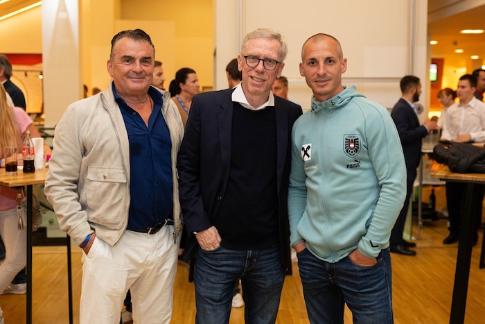 Peter Stöger (Mitte) mit Max Hagmayr (li.) und Stefan Kulovits