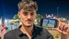 Die „Krone“ traf San Marinos Abwehrspieler Alberto Riccardi am Strand von Rimini. Alberto zeigte ...