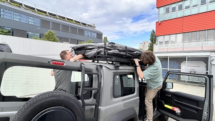 Unterstützung bei der Montage aus der Krone-Onlineredaktion