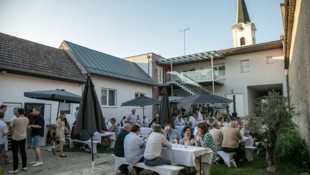 Knapp 100 Geladene kamen an diesem Tag nach Tadten.
