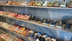 Lederschuhe werden aufbereitet und günstig abgegeben.