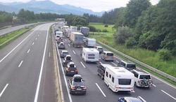 Erneut kommt es zu Verzögerungen auf der Tauernautobahn (Bild: APA/BERNHARD NIEDERHAUSER)