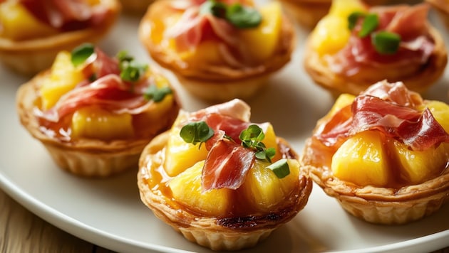 Ein kleiner Spritzer Balsamico-Creme oder ein Hauch Ziegenfrischkäse unter der Ananas verleiht ...