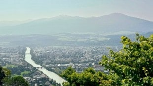 Diesige Sicht in Tirol. Mit dem Sahara-Staub hat das aber nichts zu tun.
