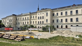 In St. Leonhard haben die Footvolleyballer nun ihr eigenes Zentrum mit drei Plätzen.