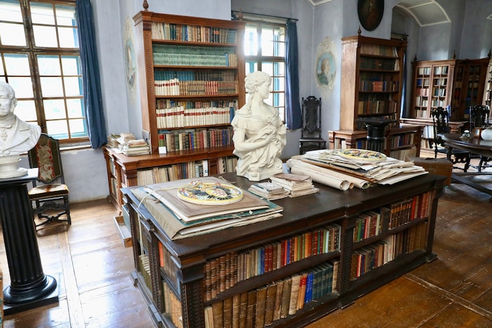 Die Bibliothek der Grafen Kuefstein aus dem 19. Jahrhundert