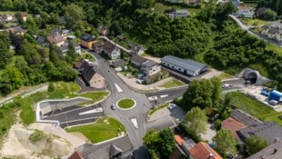 Die Umfahrung Weyer wurde durch zwei Tunnel bewerkstelligt. Gesamtkosten: rund 60 Millionen ...