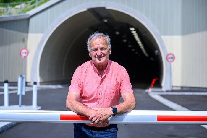 Bürgermeister Gerhard Klaffner vor einem der neu errichteten Tunnel in Weyer.