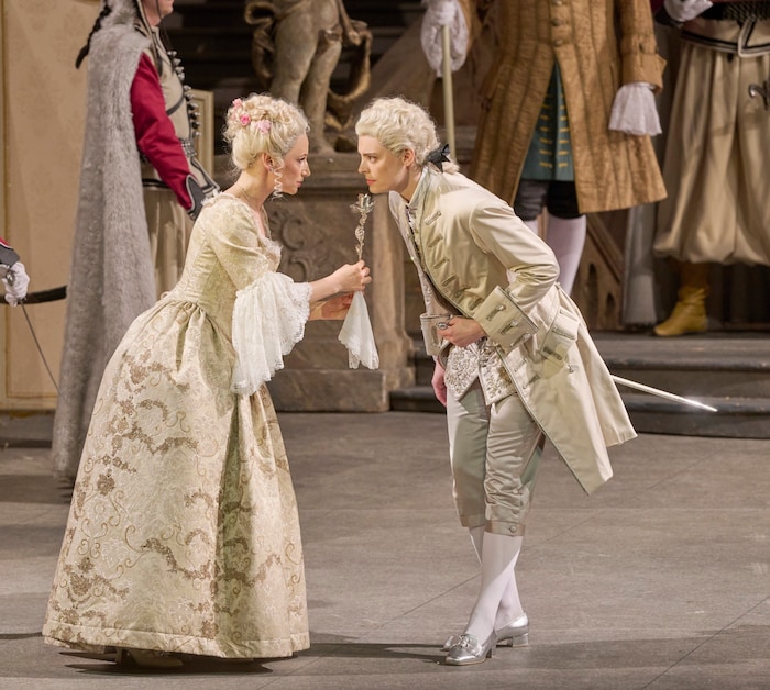 Sabine Devieilhe (als Sophie) und Emily D’Angelo (als Octavian)
