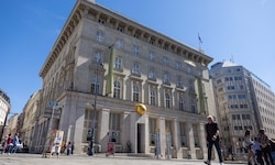 Das Bank Austria Kunstforum in Wien. Auf den oberen Etagen residiert der Verfassungsgerichtshof
