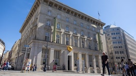 Das Bank Austria Kunstforum in Wien. Auf den oberen Etagen residiert der Verfassungsgerichtshof