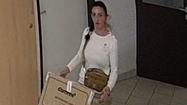 Die Polizei fragt: „Wer kennt diese mutmaßliche Serientäterin?“