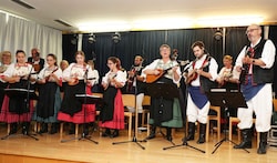 Die Tamburica-Ensembles spielen eine wichtige Rolle bei der Pflege der traditionellen Musik und ...