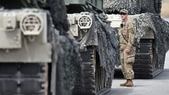 Derzeit läuft ein Ausbau der NATO-Infrastruktur an der Ostflanke. Dies will Moskau rückgängig ...