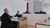 Der Angeklagte blieb bis zuletzt ruhig und sachlich. Entschuldigt hat er sich für sein Verhalten ...