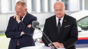 Der Innenminister sichtlich emotional, auch der Kanzler kämpfte mit den Tränen.