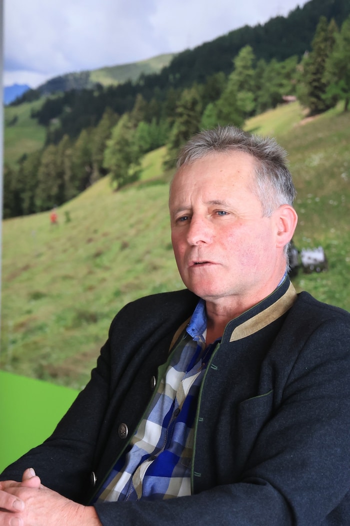 Elmar Monz fordert zum Beginn der Almsaison „Respekt vor dem Weidevieh“ und sich auf keinerlei ...