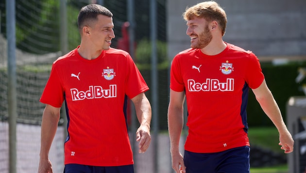 Stefan Lainer (li., mit Yorbe Vertessen) startet in Salzburg neu durch.