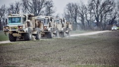 Solche Seismik-Lkw sind ab Dezember unterwegs.