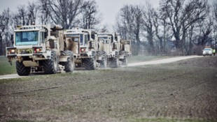 Solche Seismik-Lkw sind ab Dezember unterwegs.