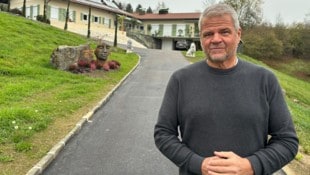 Wegen mehrerer politischer Funktionen, der Gründung der privaten Organisation „Spittaler in Not“ ...