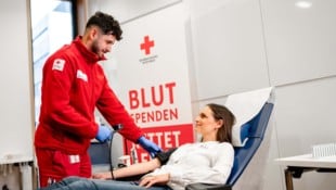 Blut spenden rettet Leben! Donnerstag,  Samstag und Sonntag hofft das Rote Kreuz Kärnten auf ...