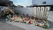Blumen, Kerzen und Fotos säumten vor einem Jahr den Eingangsbereich des BORG ...