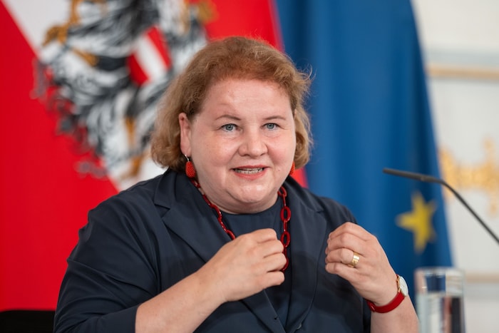 Ministerin Schumann hat von der Vorgängerregierung „ein ordentliches Rucksackerl“ übernommen.