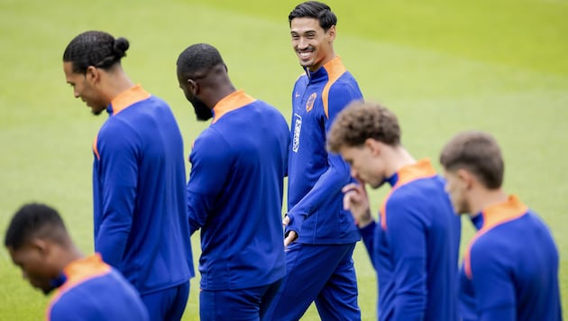 Tijjani Reijnders strahlt, er wechselt zu Topklub Manchester City. 