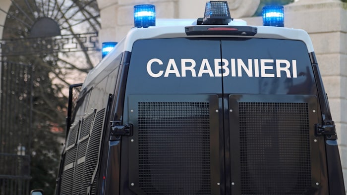 In Italien sollen über 20 Carabinieri und Polizisten in ein ausgeklügeltes Diebstahlsystem ...