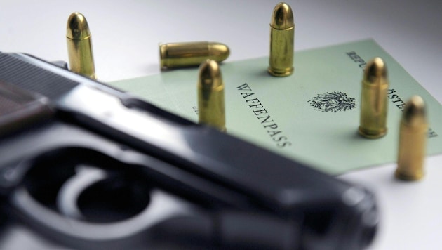 Walther-Pistole und Waffenschein holte er sich 2024. (Symbolbild)