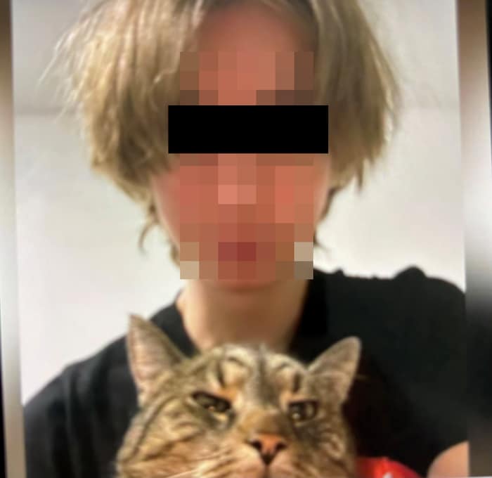 Arthur A. auf einem seiner Fotos vor der Tat – um die Katze hatte er sich noch in seinem ...
