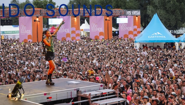 Nina Chuba bei ihrem umjubelten „Lido Sounds“-Auftritt im vergangenen Sommer auf dem Linzer ...