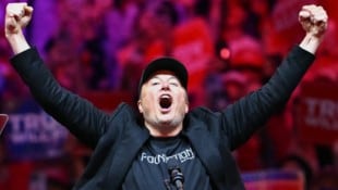 Elon Musk gilt als der reichste Mensch der Welt. Das Jahresgehalt eines durchschnittlichen ...