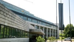 Auch vor dem Landhaus in Bregenz wurde die Trauerbeflaggung aufgezogen.