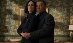 Arnold Schwarzenegger mit Co-Star Carrie-Anne Moss.