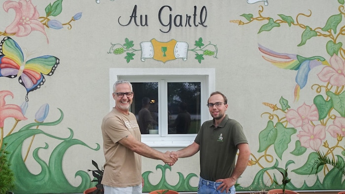 Mike Vanicek (li.) und der neue Pächter Alexander Drmola aus Bad Fischau.