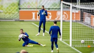 Kjell Scherpen (M.) war bei Hollands erfolgreichem Start in die WM-Qualifikation im Aufgebot. 