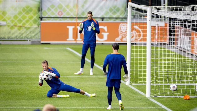 Kjell Scherpen (M.) war bei Hollands erfolgreichem Start in die WM-Qualifikation im Aufgebot. 
