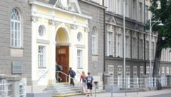 Das BRG Fadingerstraße in Linz am Tag nach dem Amoklauf.