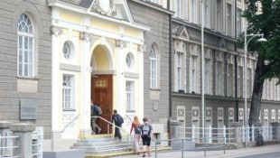 Das BRG Fadingerstraße in Linz am Tag nach dem Amoklauf.