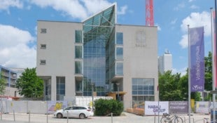 Der Umbau des einstigen Ibis- Hotels in der Kärtnerstraße neben dem Wissensturm, das 2023 für ...