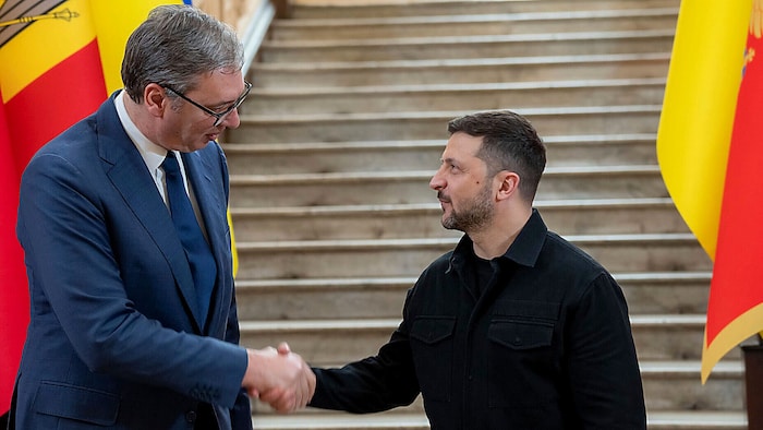 Serbiens Präsident Aleksandar Vucic versprach seinem ukrainischen Gegenüber, sich am ...