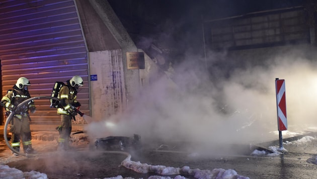 Der Pkw hatte Feuer gefangen.