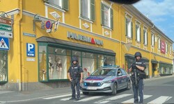 In den Tagen nach dem Amoklauf in Graz mussten nach Droh-Mails gegen Stainzer Schulen mehrmals ...
