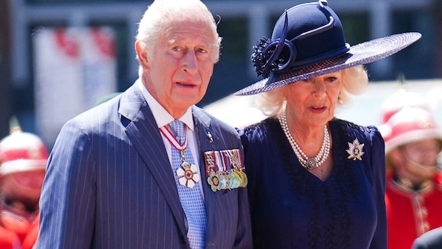 König Charles und Königin Camilla trauern um die Opfer des Amoklaufs von Graz. Mit einer ...