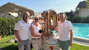 Der 10. Geburtstag wurde mit vielen Weggefährten gefeiert. 