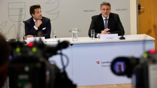 Am Donnerstag berichteten Staatsanwalt Arnulf Rumpold (links) und Michael Lohnegger über den ...